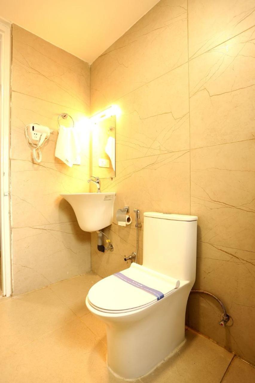 White Mint 3*